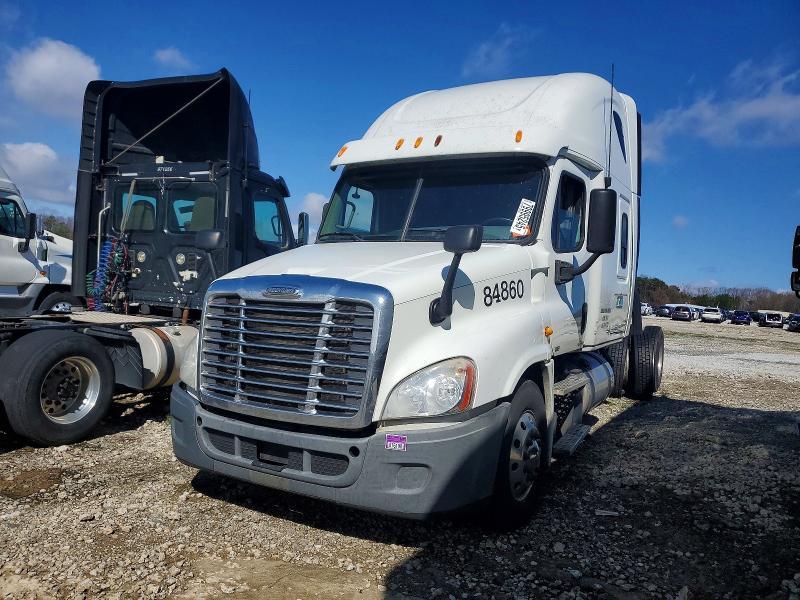 2012 Freightliner Cascadia Semi Truck