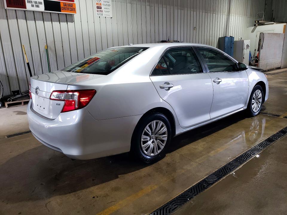 2014 Toyota Camry le