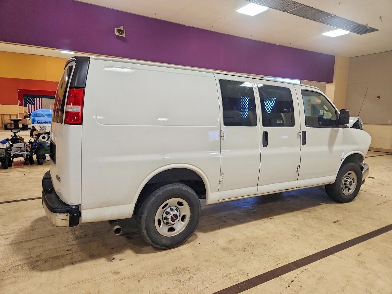 2021 GMC Savana G2500 Delivery van