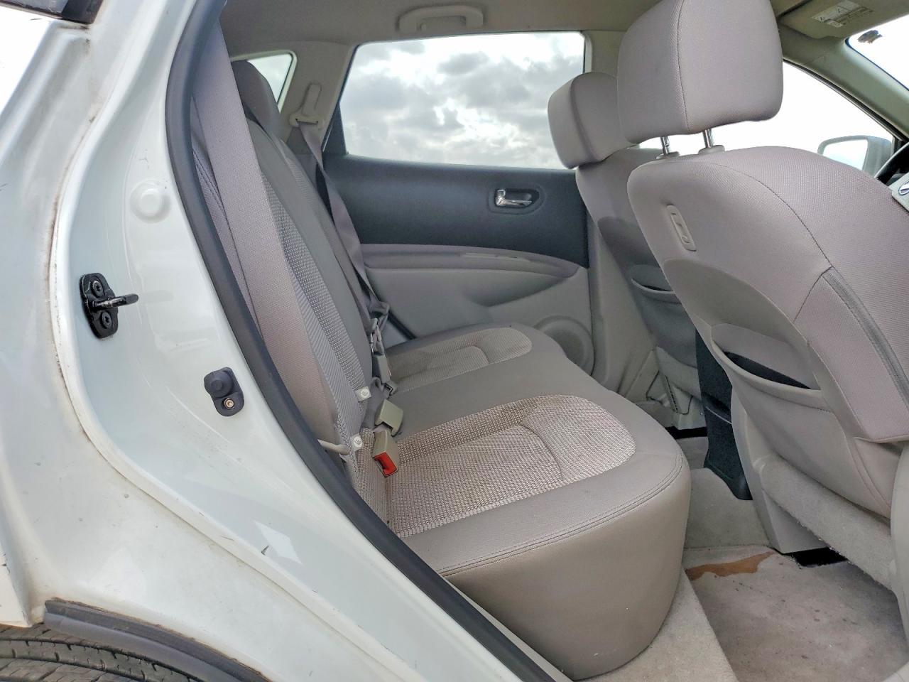 2012 Nissan Rogue s