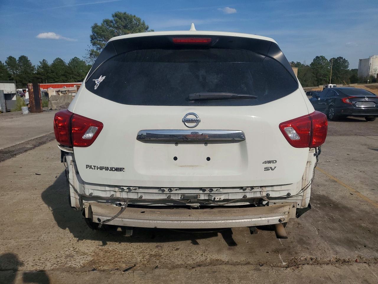 2019 Nissan Pathfinder sv