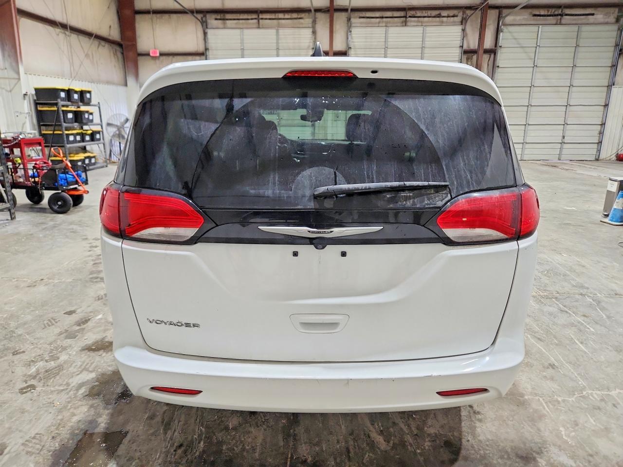 2024 Chrysler Voyager lx