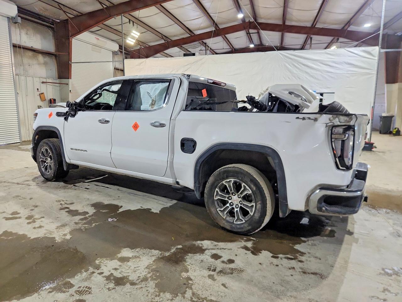 2025 GMC Sierra K1500 SLT