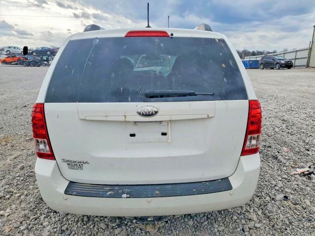 2014 KIA Sedona lx