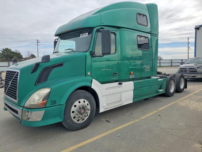2007 Volvo VNL Semi Truck