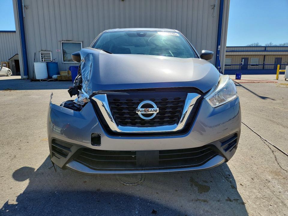 2020 Nissan Kicks s