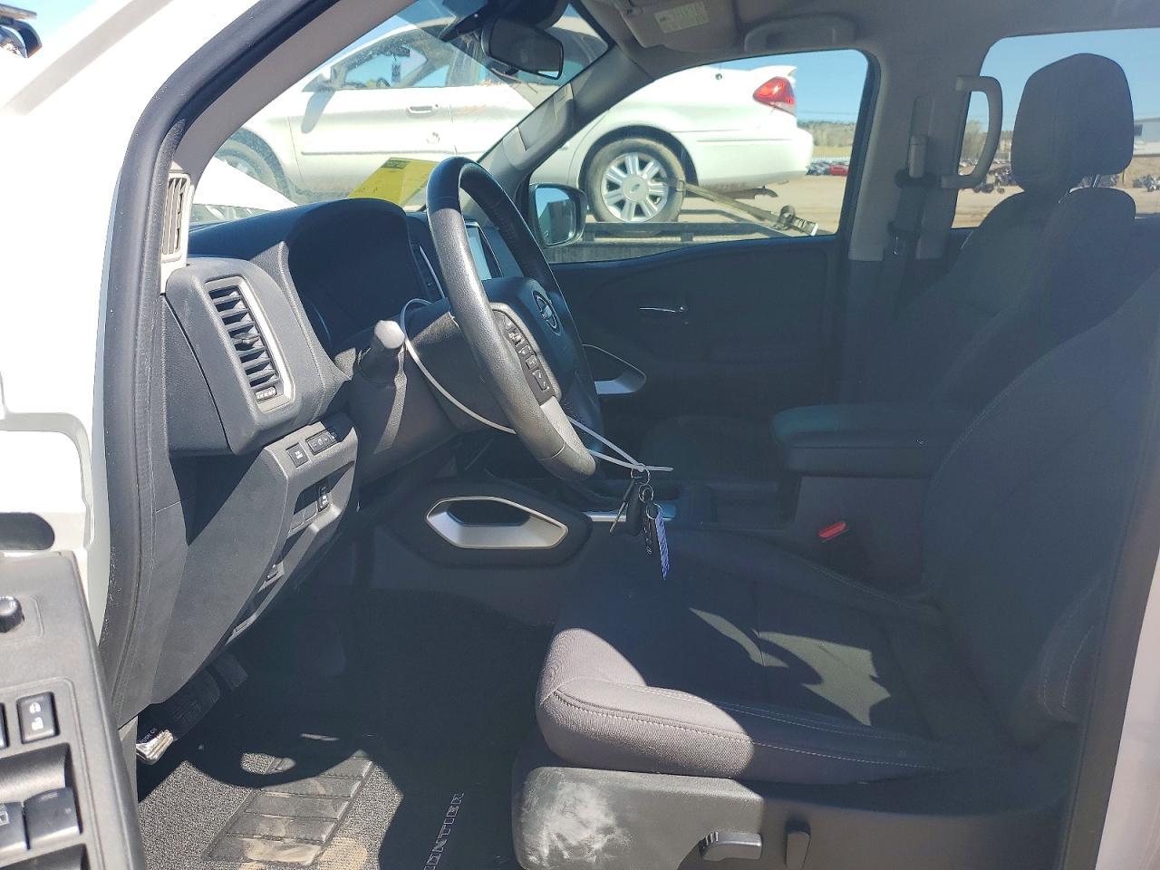 2022 Nissan Frontier SV