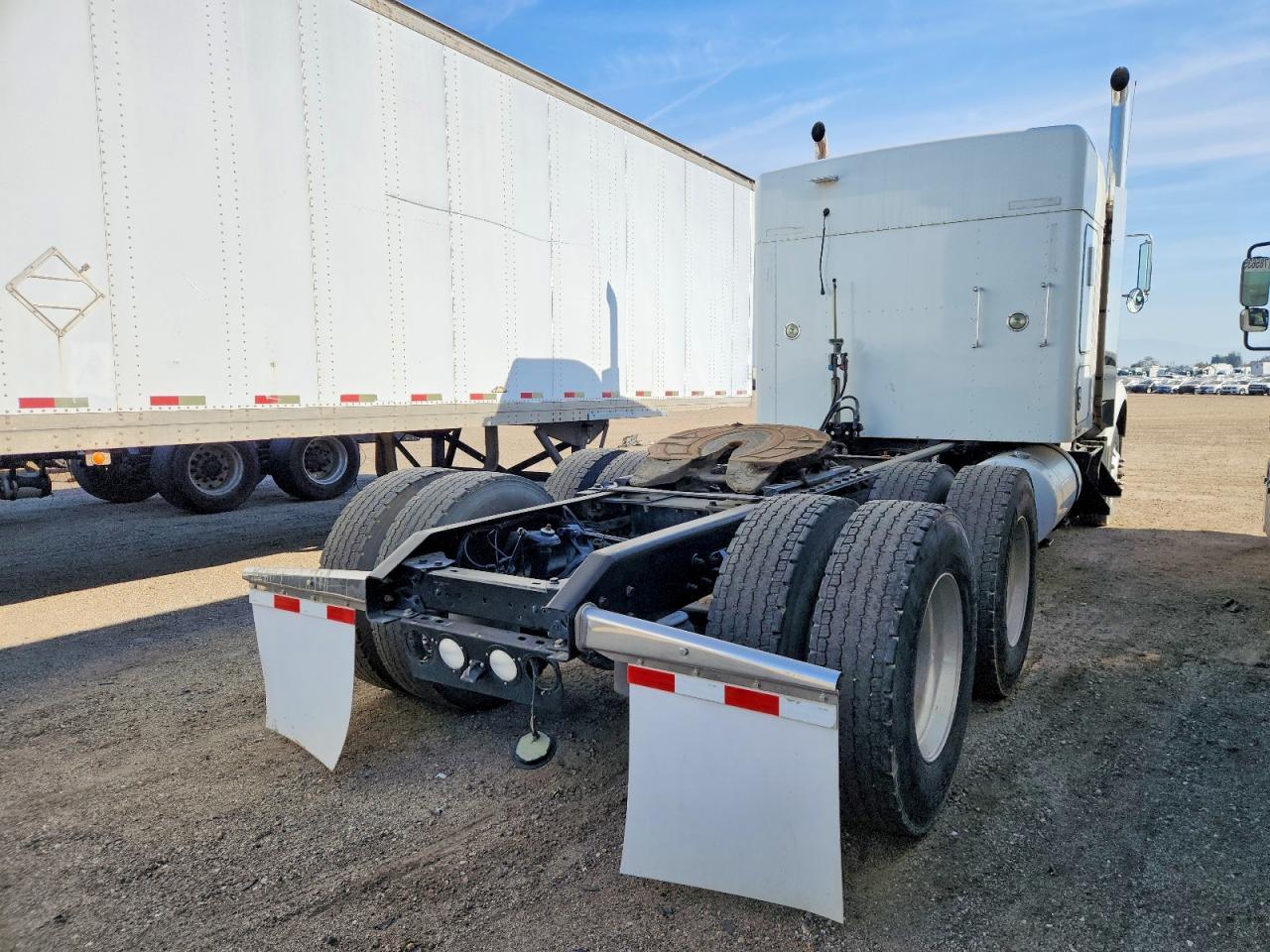 2015 Kenworth T880 Semi Truck