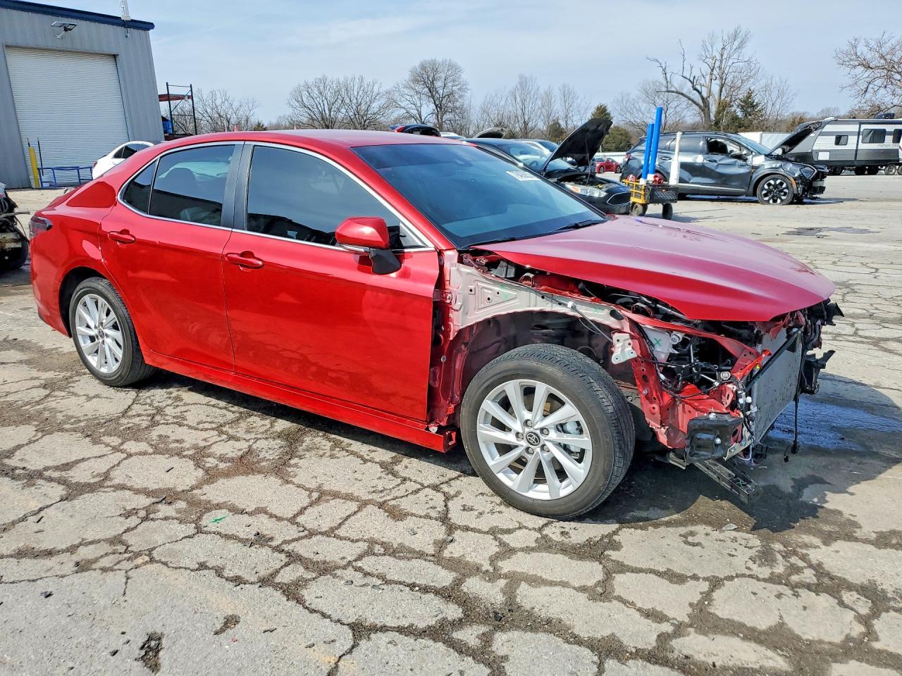 2024 Toyota Camry le