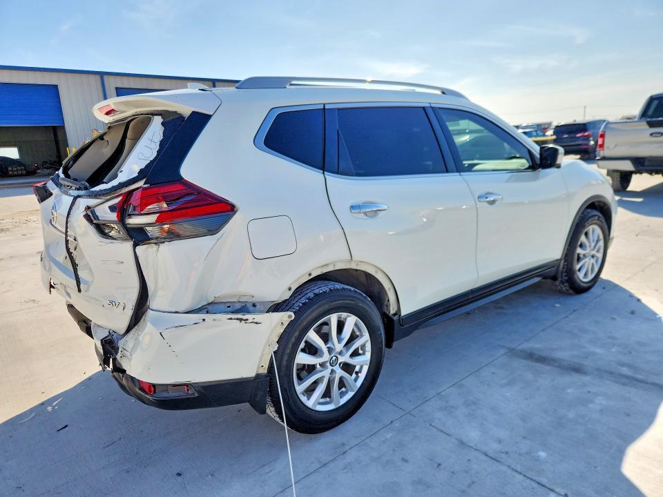 2017 Nissan Rogue sv