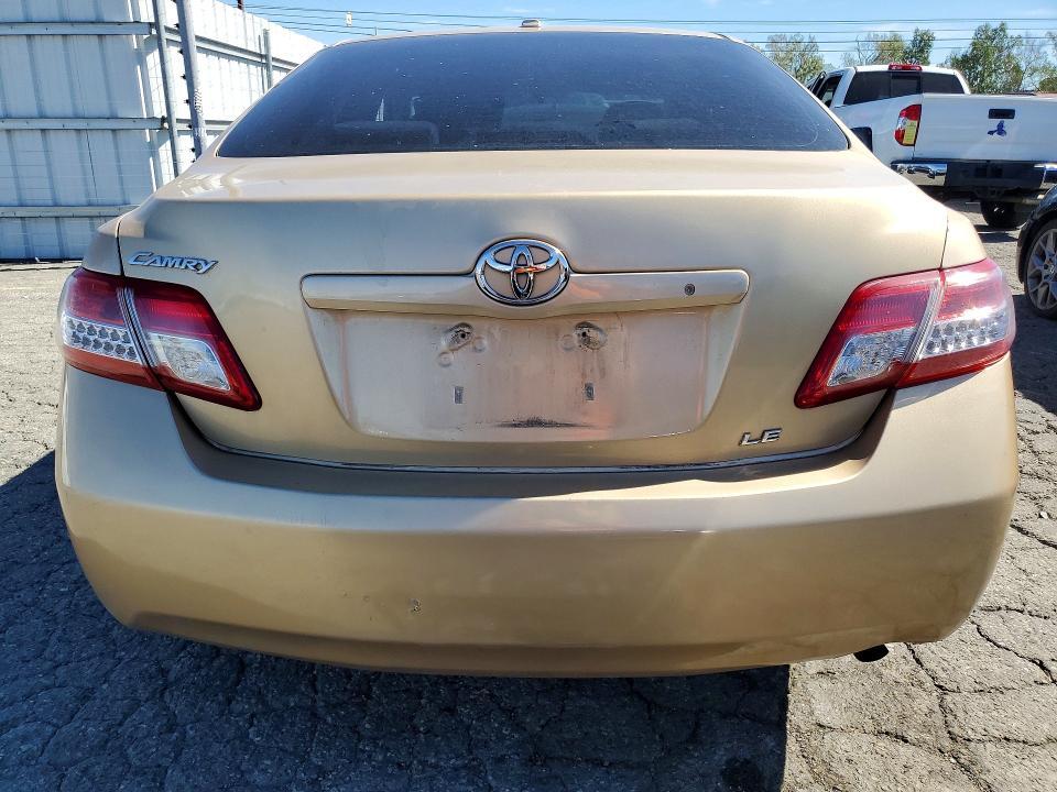 2010 Toyota Camry le