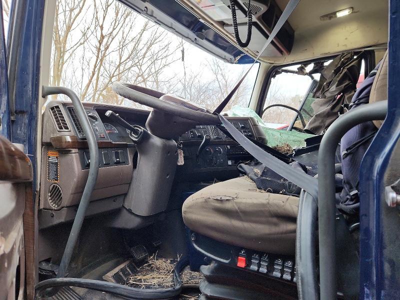 2016 Volv O VNL Semi Truck