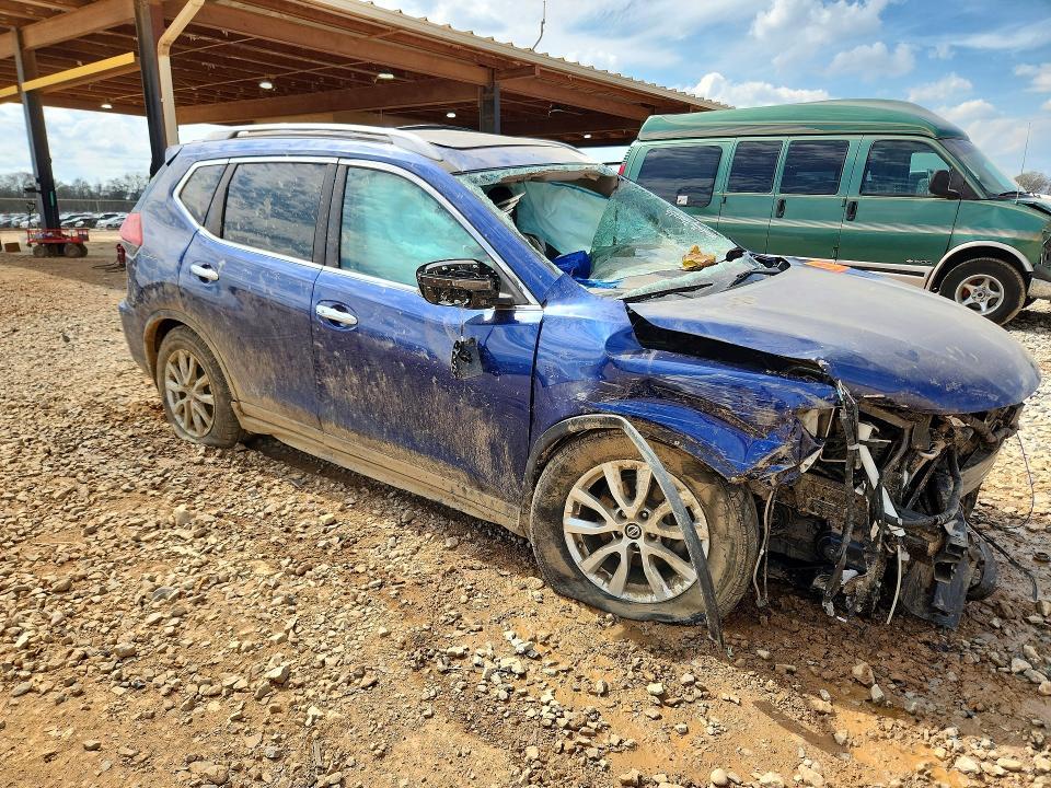 2018 Nissan Rogue sv