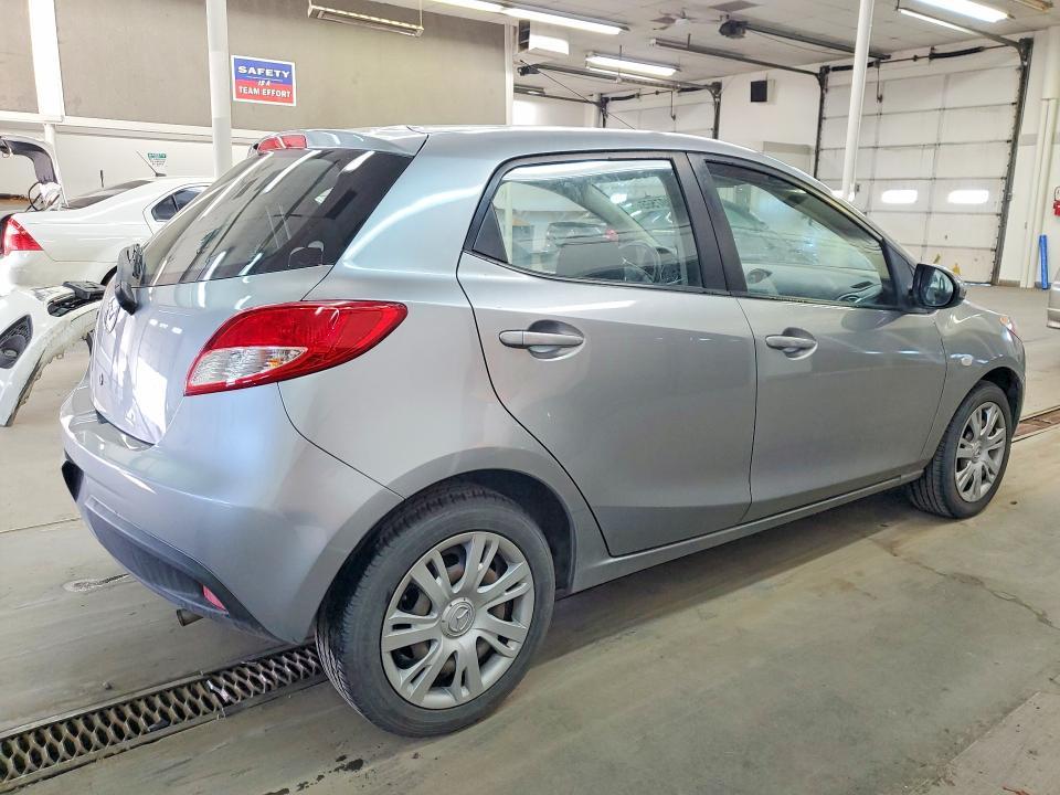 2014 Mazda 2 Sport