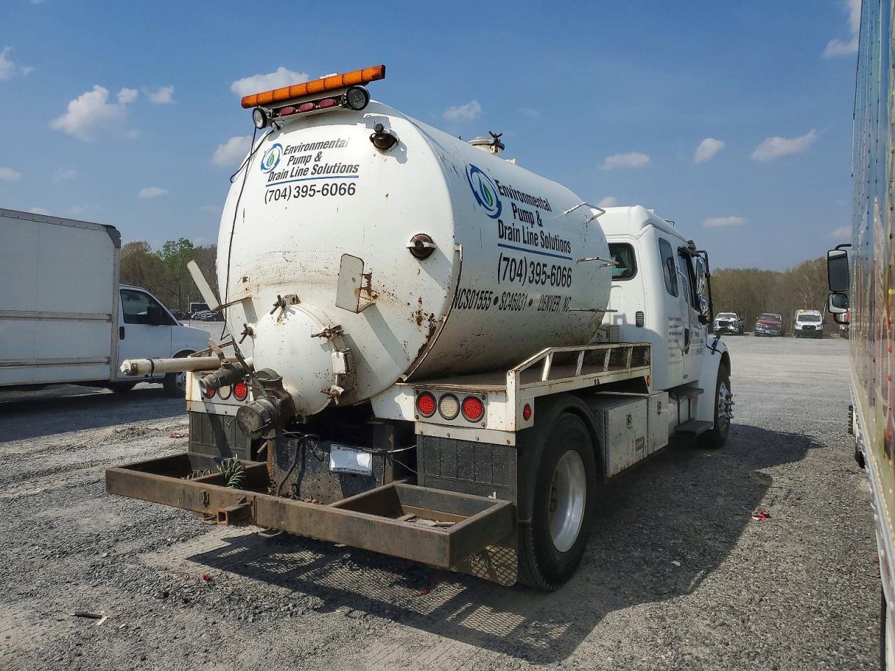 2007 Freigliner 2007 Freightliner Business Class M2 Vacuum Truck