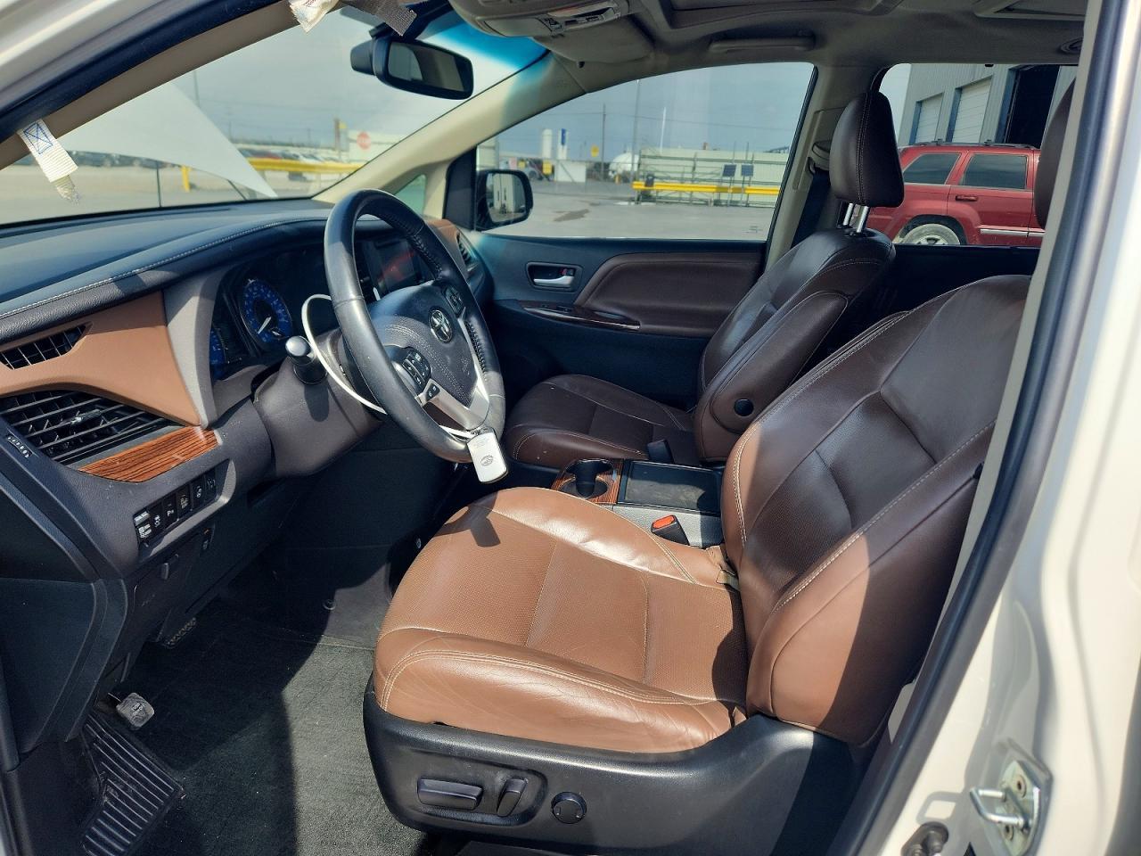 2015 Toyota Sienna Limited Premium 7-passenger