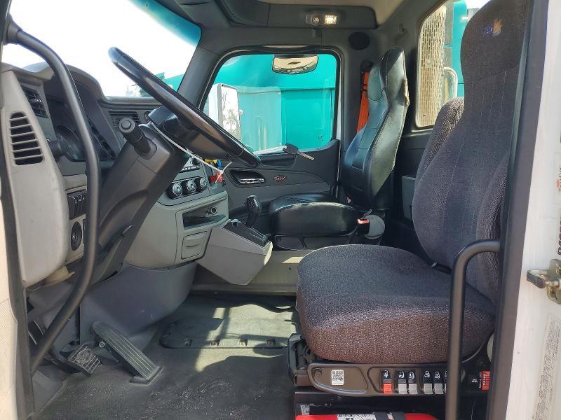 2017 Peterbilt 579 Semi Truck