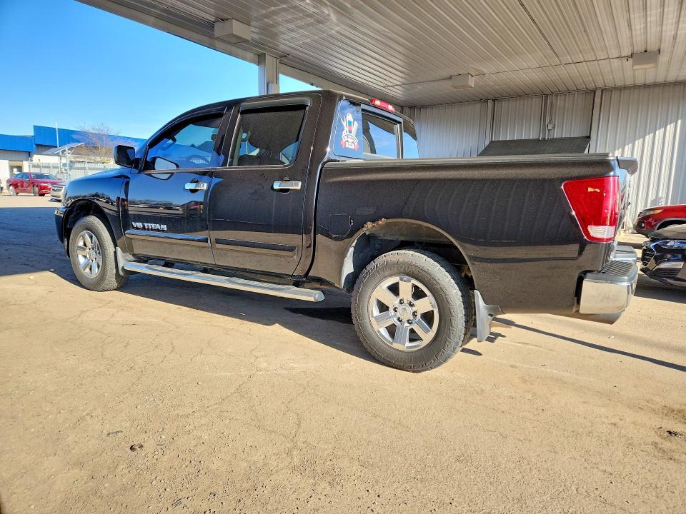 2014 Nissan Titan SV