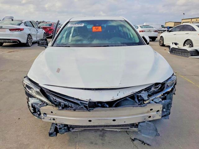 2021 Toyota Camry le