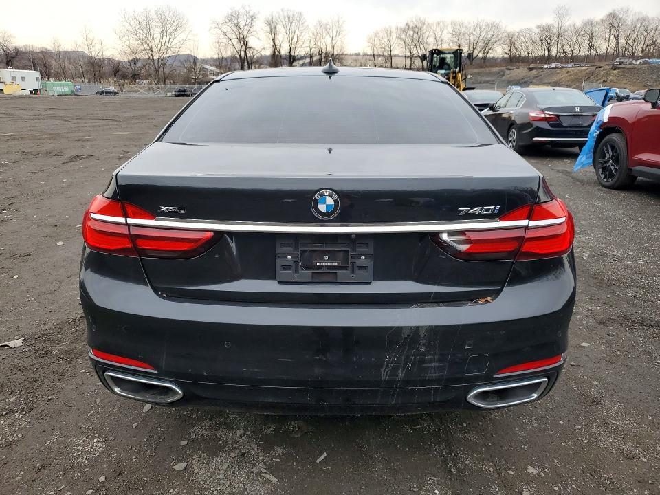 2018 BMW 740 xi