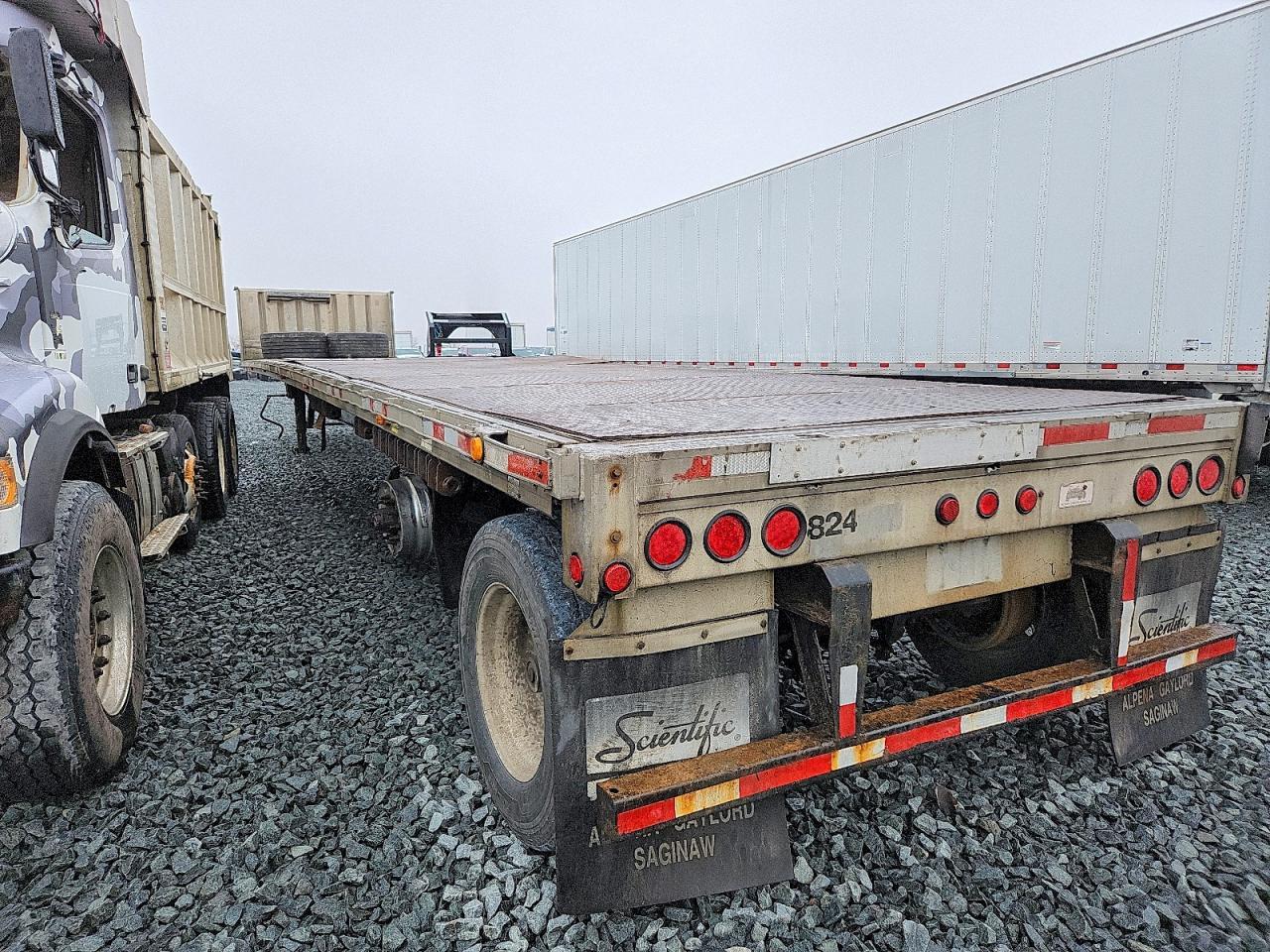 2004 Manac 16248801 Flatbed Trailer