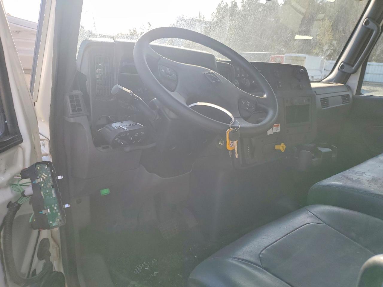 2023 International MV607 BOX Truck