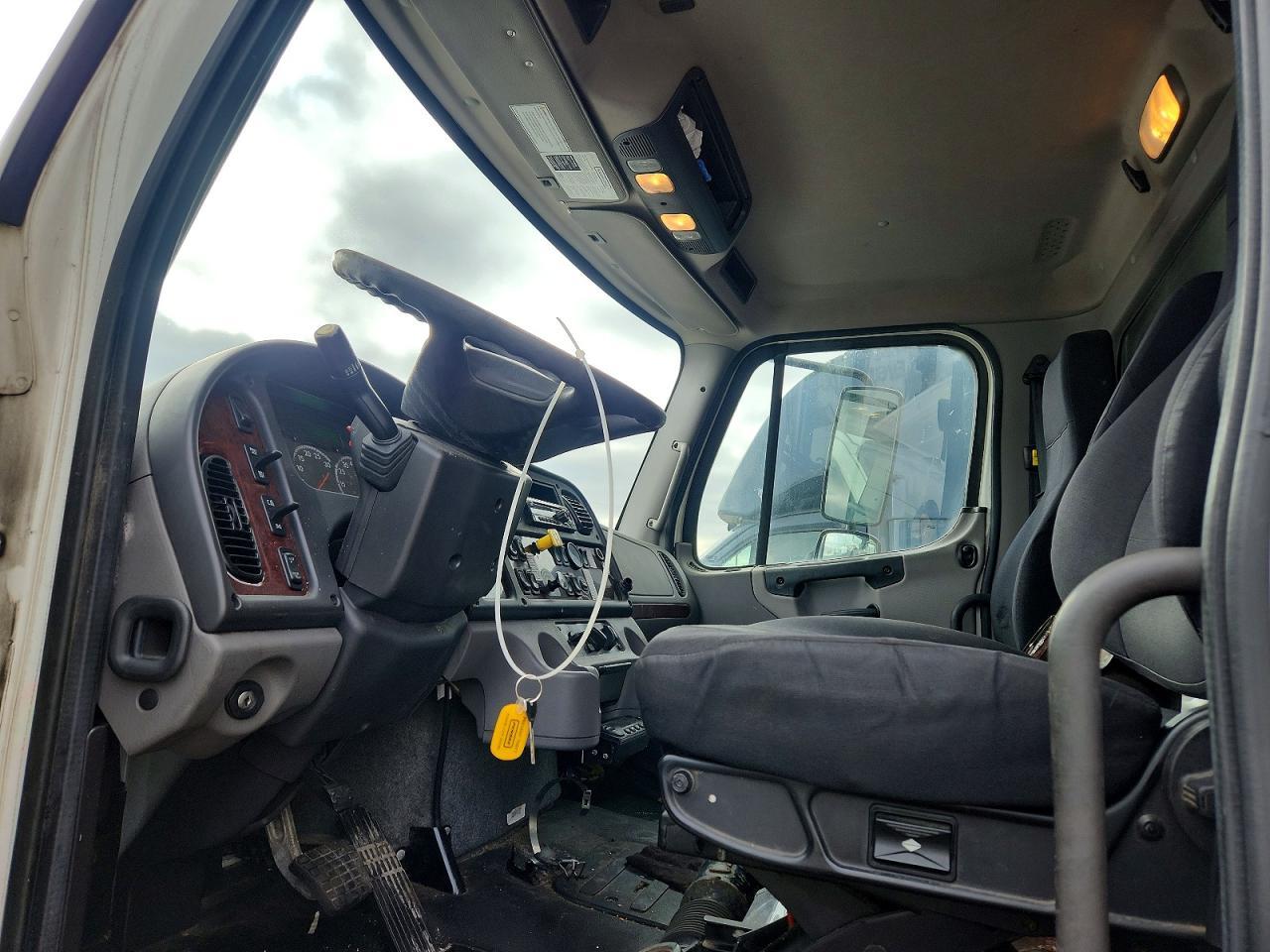 2019 Freigliner 2019 Freightliner Business Class M2 Refrigerated B