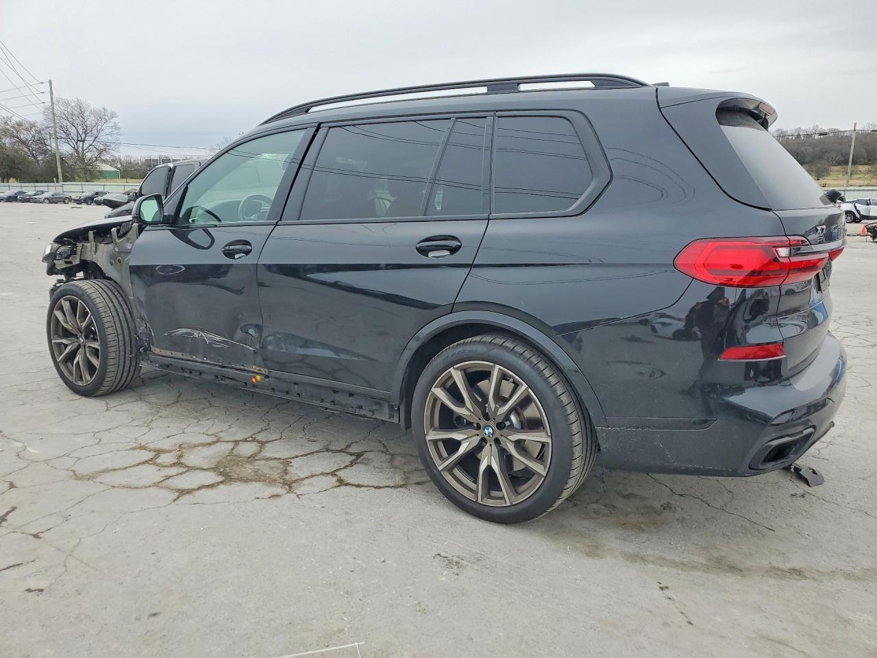 2022 BMW X7 M50i