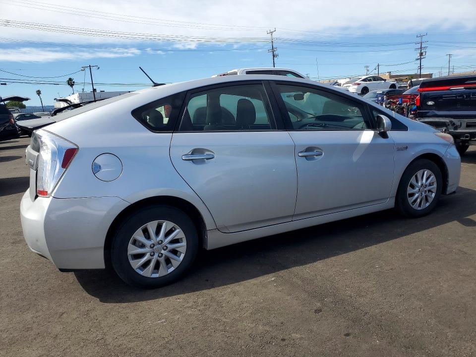 2014 Toyota Prius Plug-in Hybrid Base