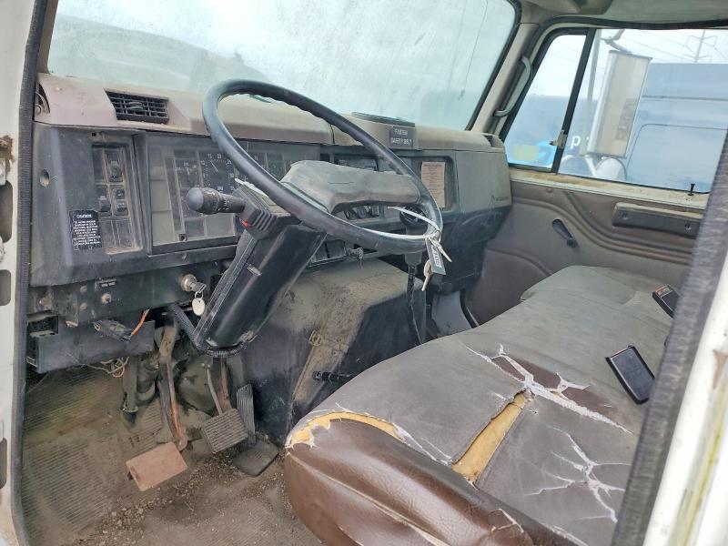 1999 International 4900 BOX Truck