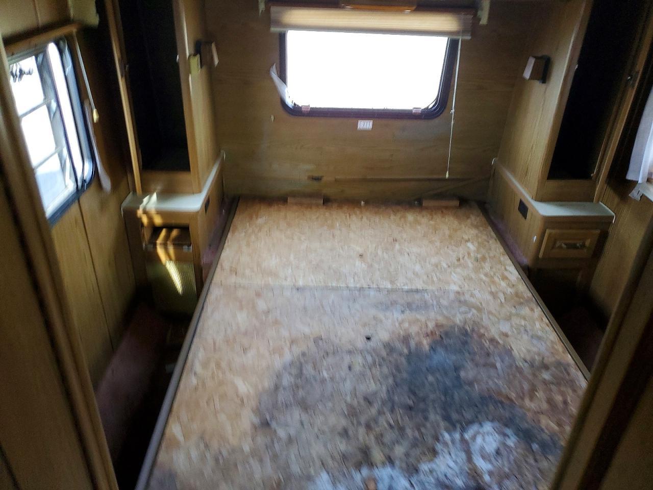 1987 Georgetown 1986 John Deere RV