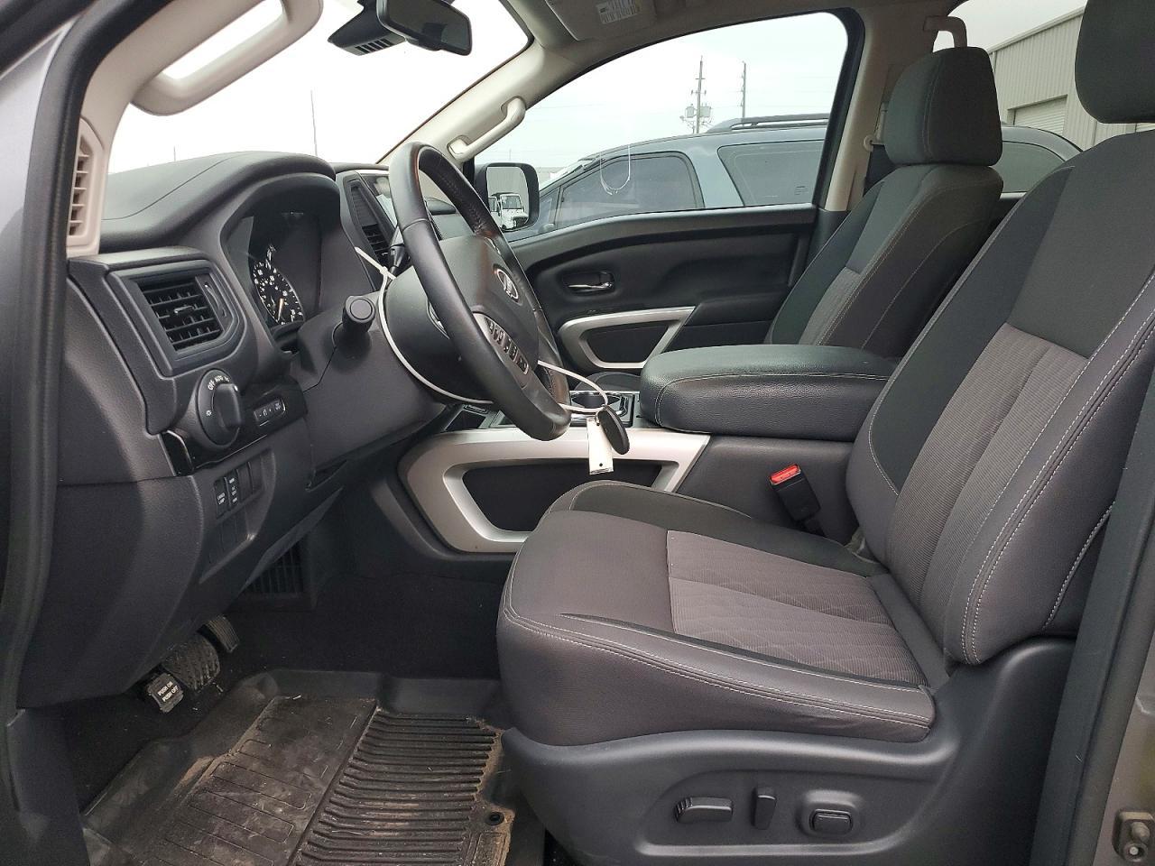 2024 Nissan Titan SV