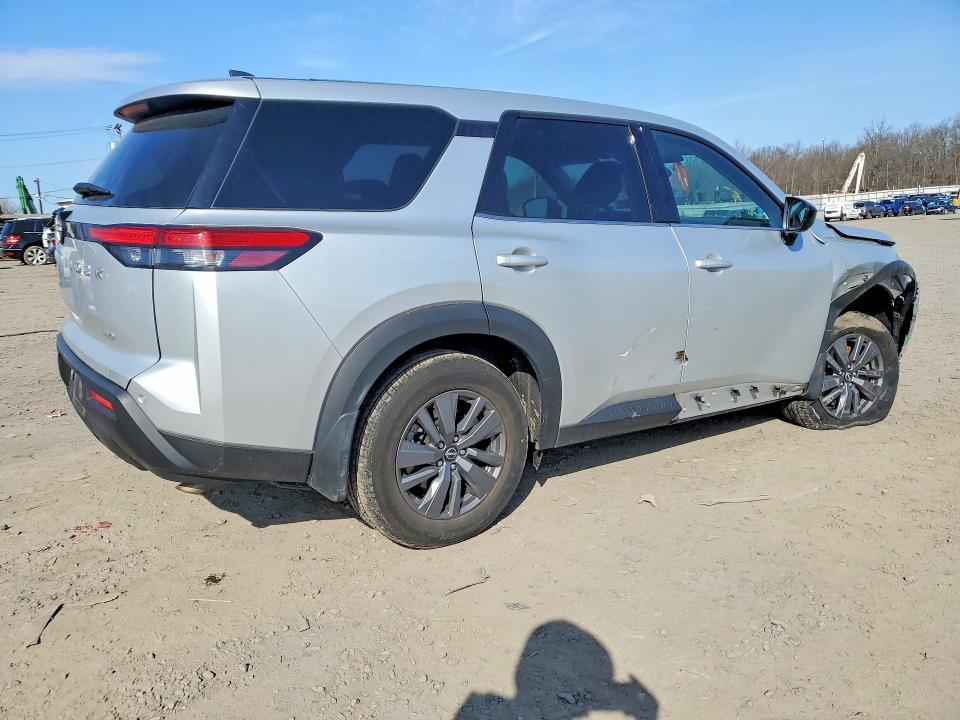 2024 Nissan Pathfinder s
