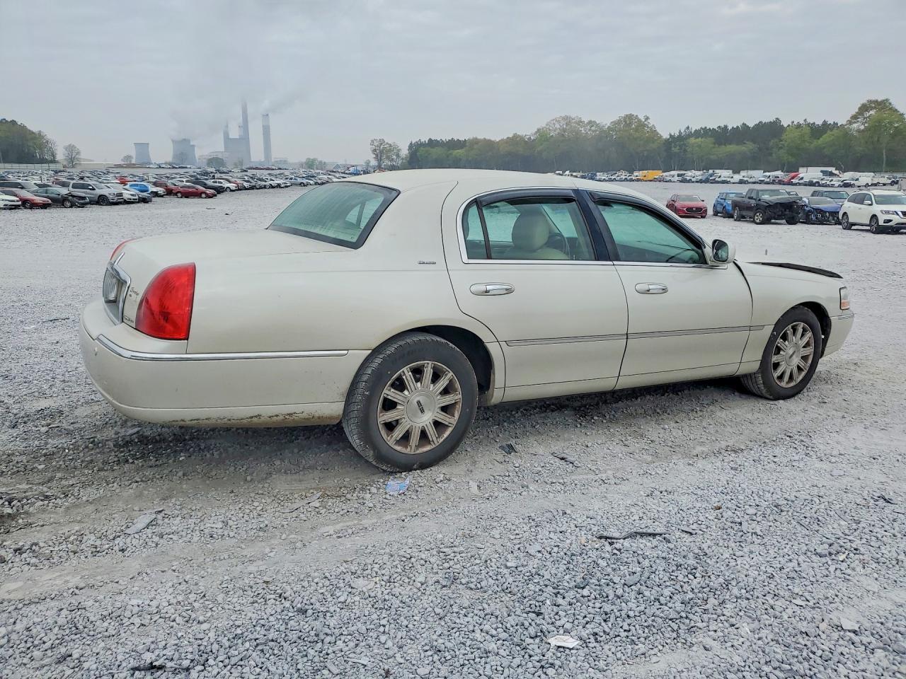 2004 Lincoln Town car Ultimate