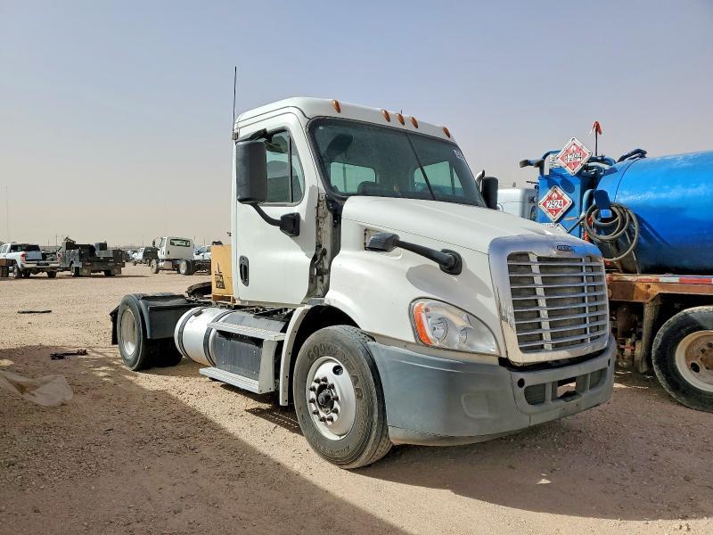 2016 Freightliner Cascadia 113 Semi Truck