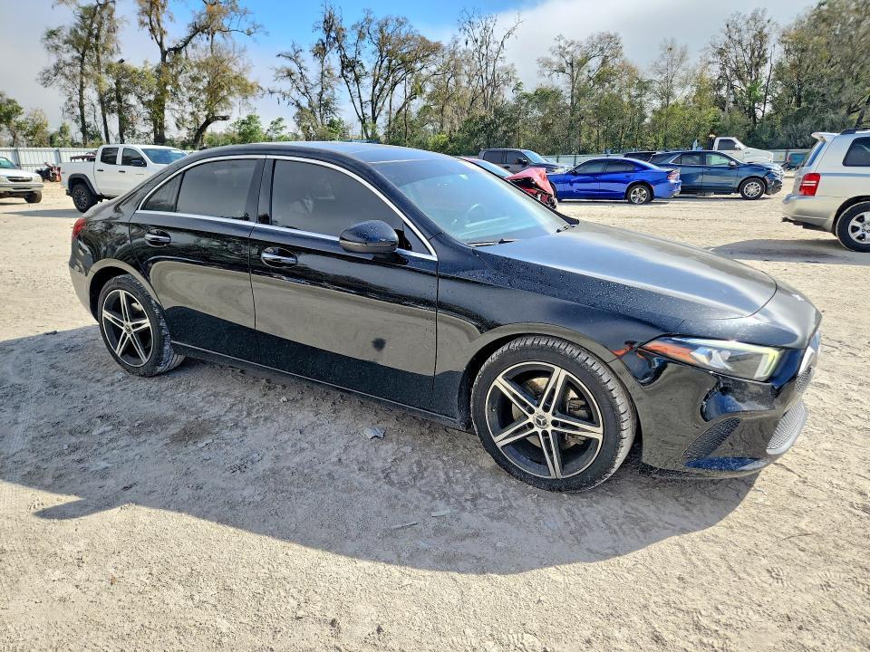 2019 Mercedes-Benz A 220