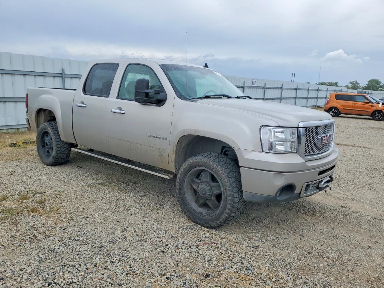2007 GMC New Sierra Denali