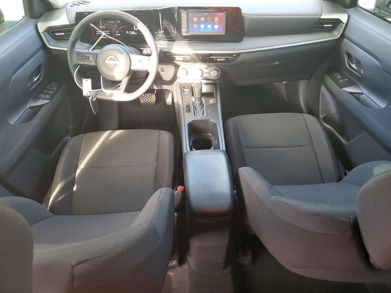 2025 Nissan Kicks s