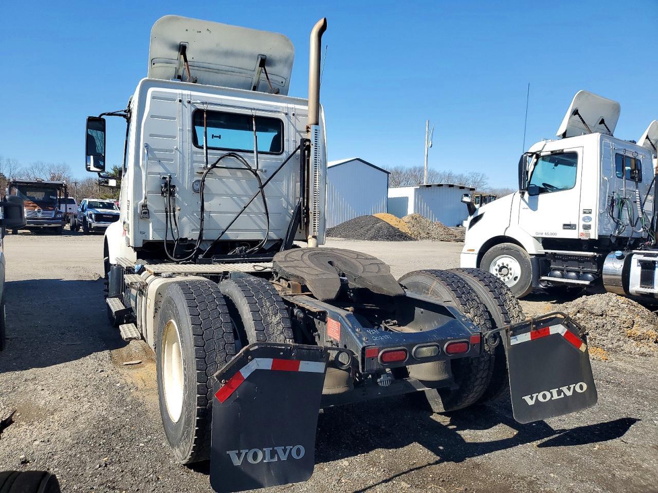 2019 Volvo VNR-Semi Truck