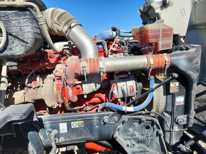 2017 Peterbilt 579 Semi Truck