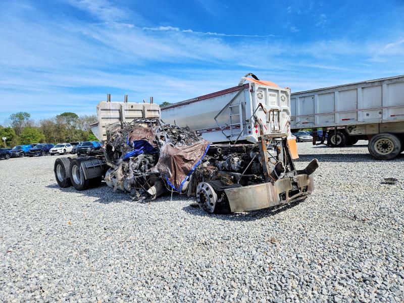 2009 Peterbilt 387 Semi Truck