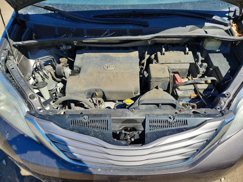 2016 Toyota Sienna xle 8-passenger