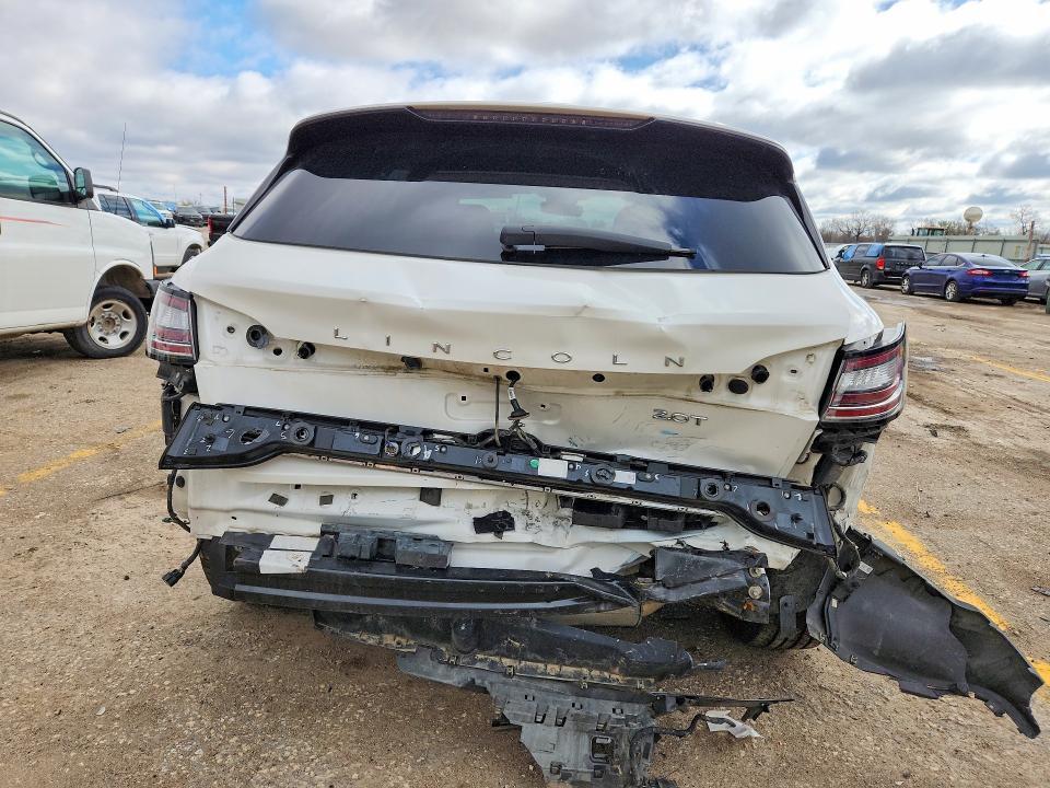 2019 Lincoln Nautilus Select