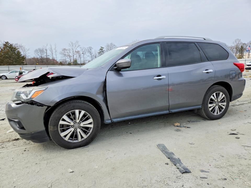 2019 Nissan Pathfinder sv