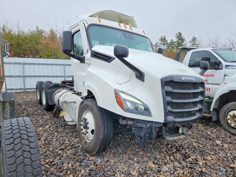 2022 Freightliner Cascadia 126 Semi Truck