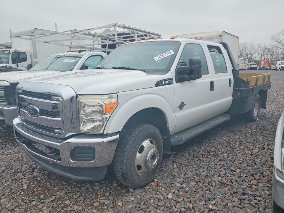 2016 Ford F350 Super Duty Flatbed Truck