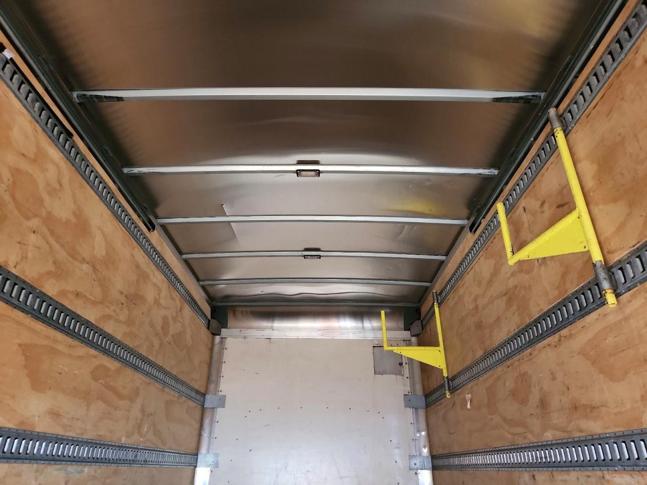 2019 Chevrolet Express BOX Truck