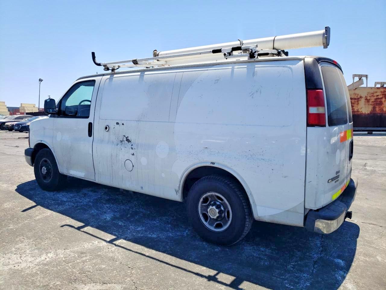 2014 Chev Express G2500 4LT