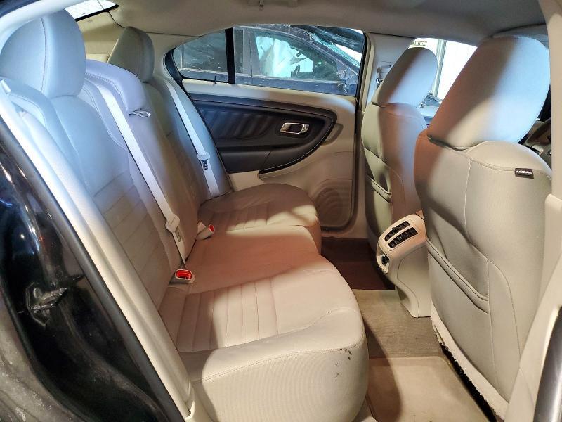 2010 Ford Taurus se