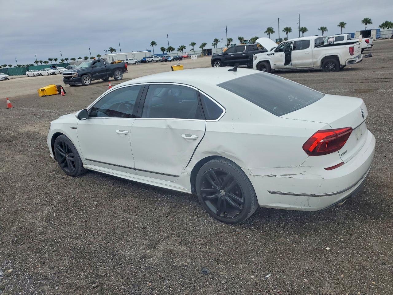 2017 Volkswagen Passat R-line